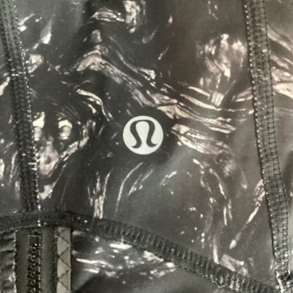 Lululemon Runday Crop *Full-On Luxtreme Arsenal Ambient Grey Black Size 6 - Picture 6 of 7